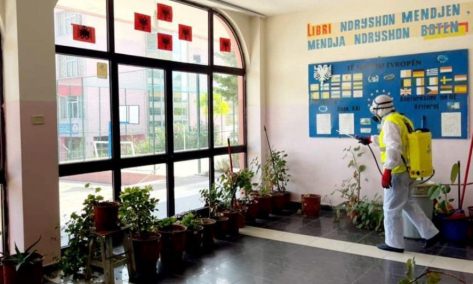 Sezoni i ri shkollor: Nis dezinfektimi i te gjitha shkollave ne Tirane